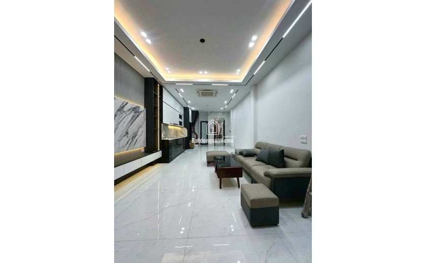 Siêu Phẩm Hai Bà Trưng, 50m 5 Tầng Mới Tinh, Ô Tô Đỗ Cổng, Thang Máy Nhập Khẩu Giá Đẹp